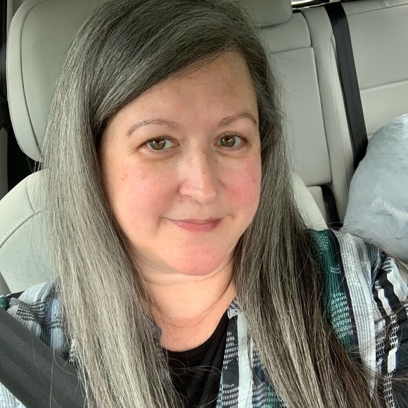 Meet your Posher, Cynthia - Picture 1 of 2